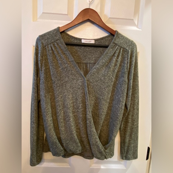 white willow Sweaters - White Willow faux cross closing sweater top